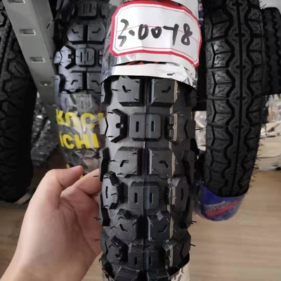 ディープデザイン 18インチバイクタイヤ 青島港で荷乗