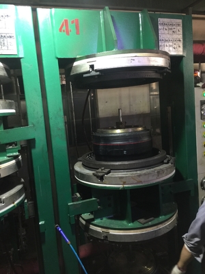 4.00-8 タイヤサイズ トゥック トゥック MRF 3輪チューブタイヤ 交換/修理 交換