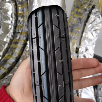 250-17 275-18 バイクのタイヤとタイヤケース