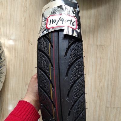 高容量 110/90-16 モーターサイクルのタイヤ 日産 10000 pcs