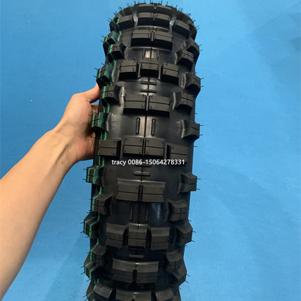 35%~55%ゴム含有 アフリカ市場 モーターサイクルのタイヤ 120/90 18 スーパーソフトタイヤ