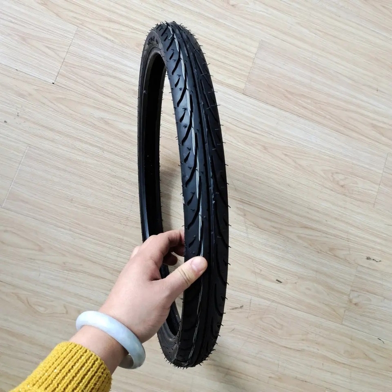 45/90-17 50/90-17 50/80-17 モーターサイクルのタイヤで優れた操作を体験する