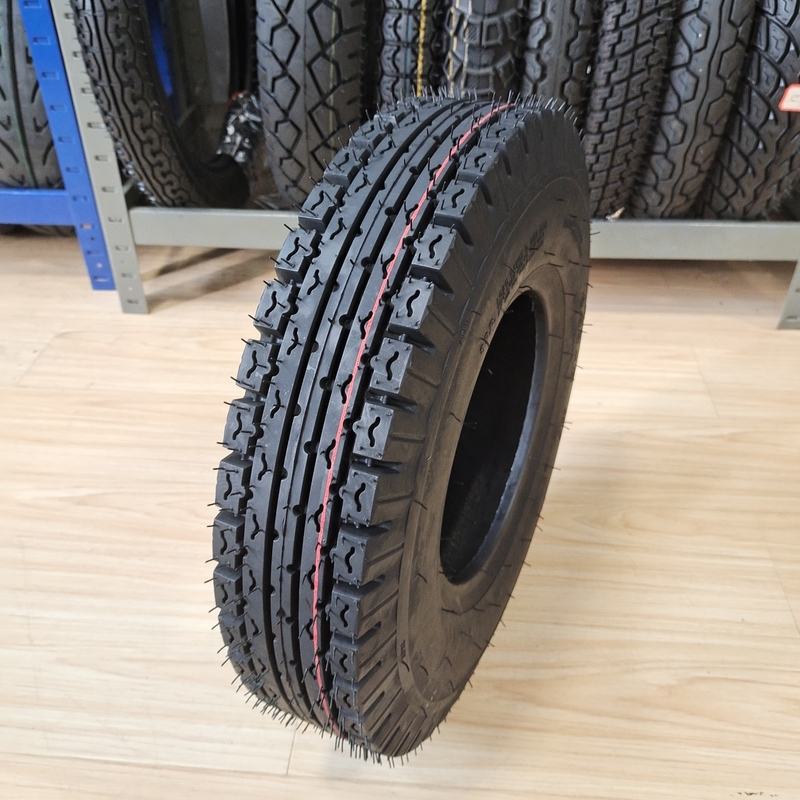 OEM 受け入れられる 4.00-8 モーターサイクルのタイヤ エジプト スクータータイヤ 黒
