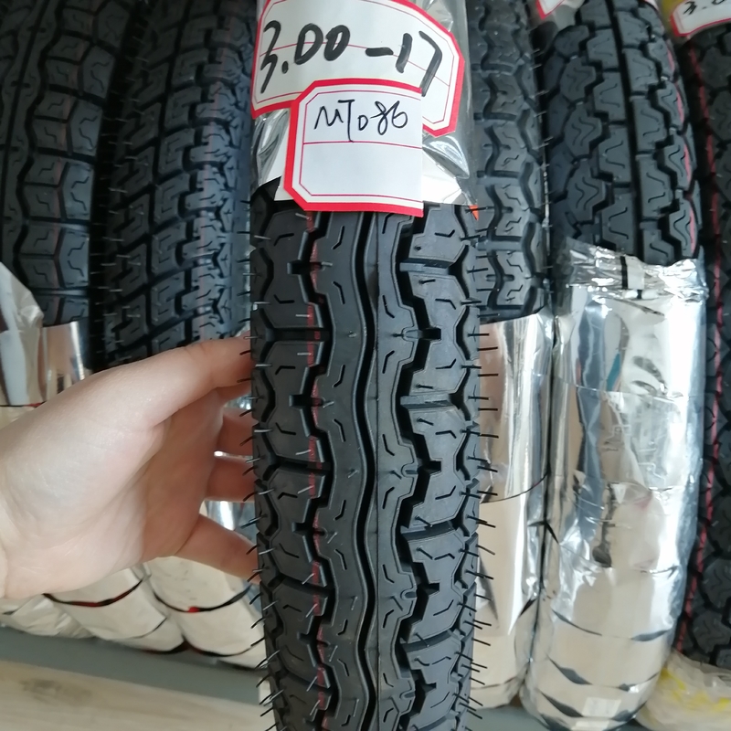 軽量 17インチ モーターサイクルのタイヤ 2.75-17 3.00-17 90/90-17 100/90-17 120/80-17