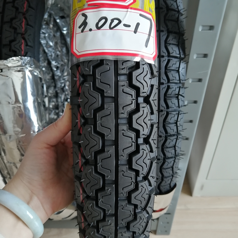 優れたパフォーマンスを体験してください 私たちの深いパターンデザインバイクタイヤとチューブ
