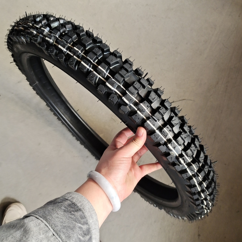自然ゴム鋼ナイロン 2.75-21 Hlm 山道ツアー用の半熱モーターサイクルのタイヤ