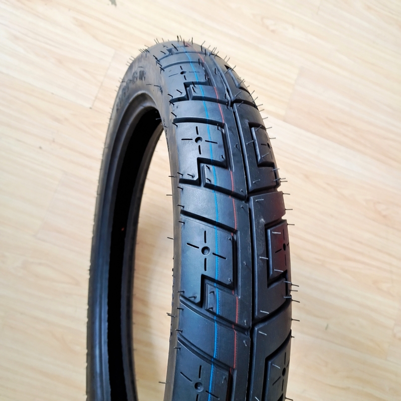 90/90-18 OEM用の黒ゴム丸型オートバイタイヤ 6pr/8pr Ply Rating