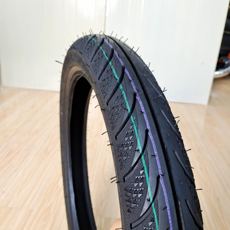 タイヤサイズ 80/90-17 青ダオの輸入業者向けバイクタイヤ
