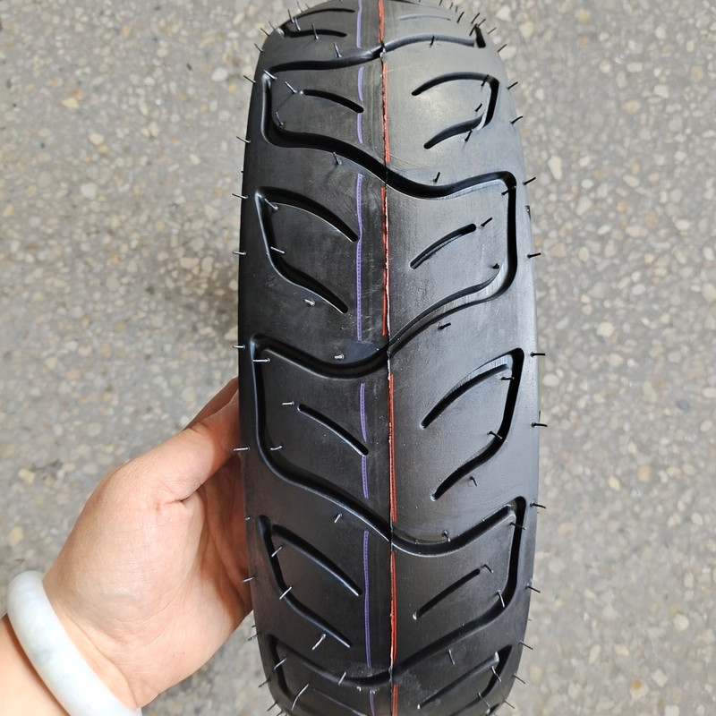 100/60-12サイズで受け入れられるOEMと天然ゴム電動自転車脂肪タイヤ