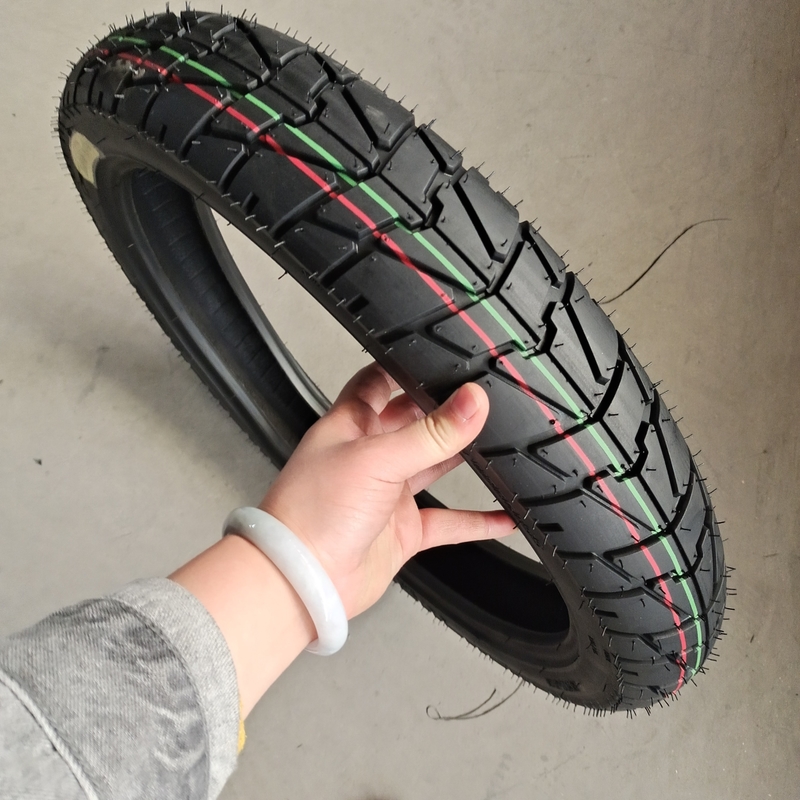 優れた性能 モーターサイクルのタイヤと内管 3.00/3.25-18 ナチュラルゴム