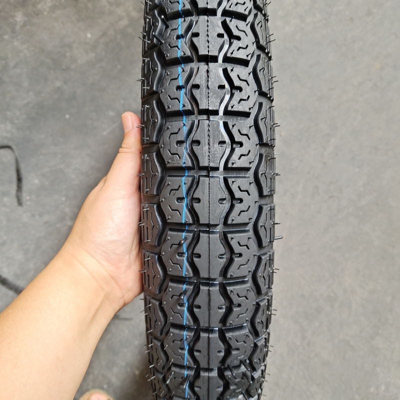 生産能力 日 5000pcs バイクタイヤ タイヤ 90/90-18 チューブレスタイヤケース
