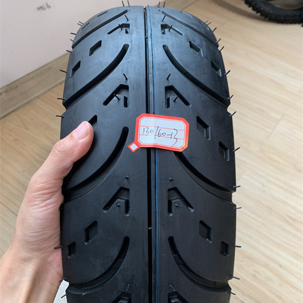 プロのバイクタイヤ交換機 130/60-13 拉伸強度105