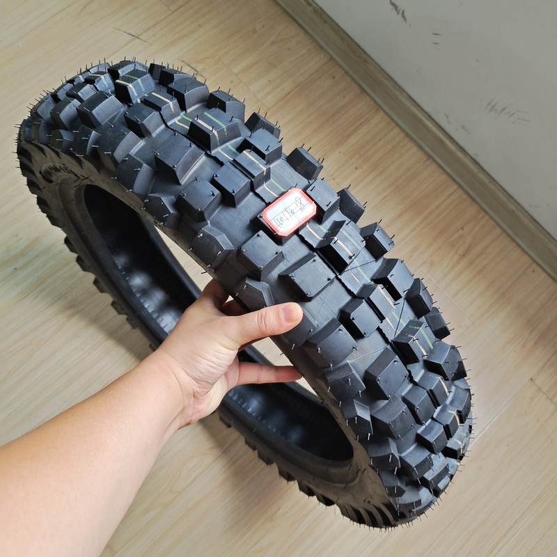 OEM 4.10-18 110/100-18 35%ゴム含有量のあるオートバイタイヤの輪