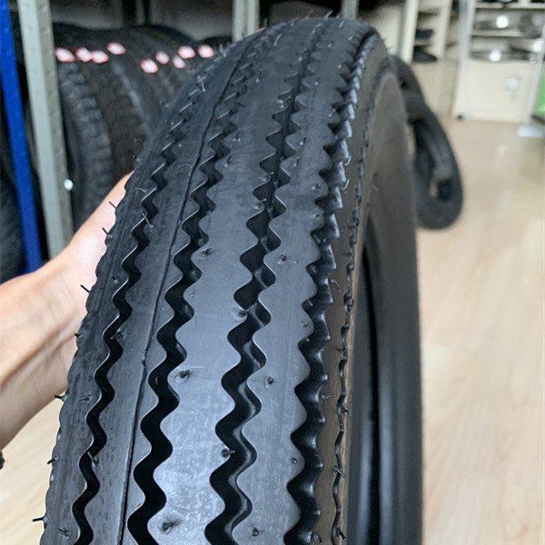 3.25 19 モーターサイクルのタイヤで 積載ポート 青島と20000kmの寿命