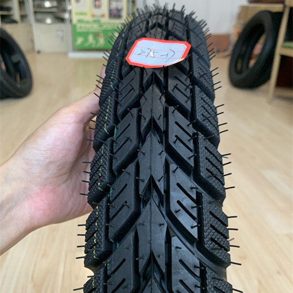 20000 KM ワークライフ モーターサイクルのタイヤ 2.75-17 47 L マジオンからディープパターンのデザイン