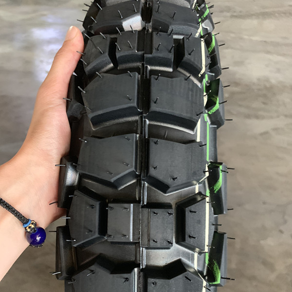 スピードタイヤ 摩托車 100/90 18 引力強さ 10.5 寿命 20000 KM