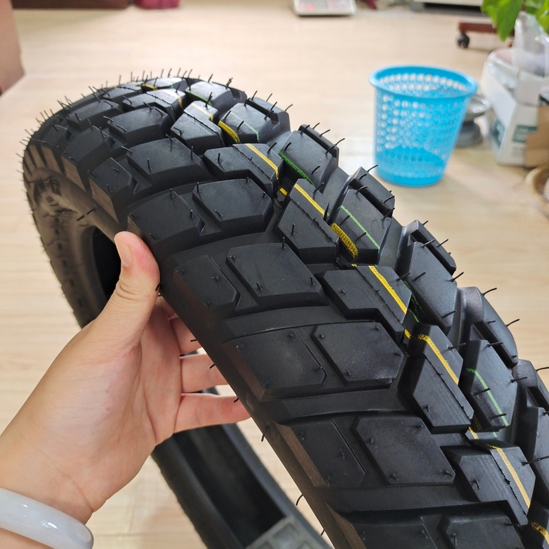 20000 KM バイトライフ モーターサイクルのタイヤ 110/90-17 TL 青島港