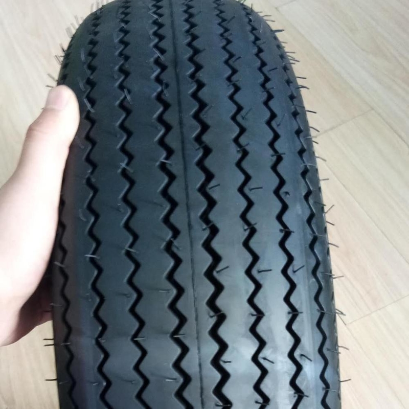 4.50-18 4.00-19 170/80-15 ハーレー用のオートバイタイヤ 6.7-9kg以内のタイヤケース
