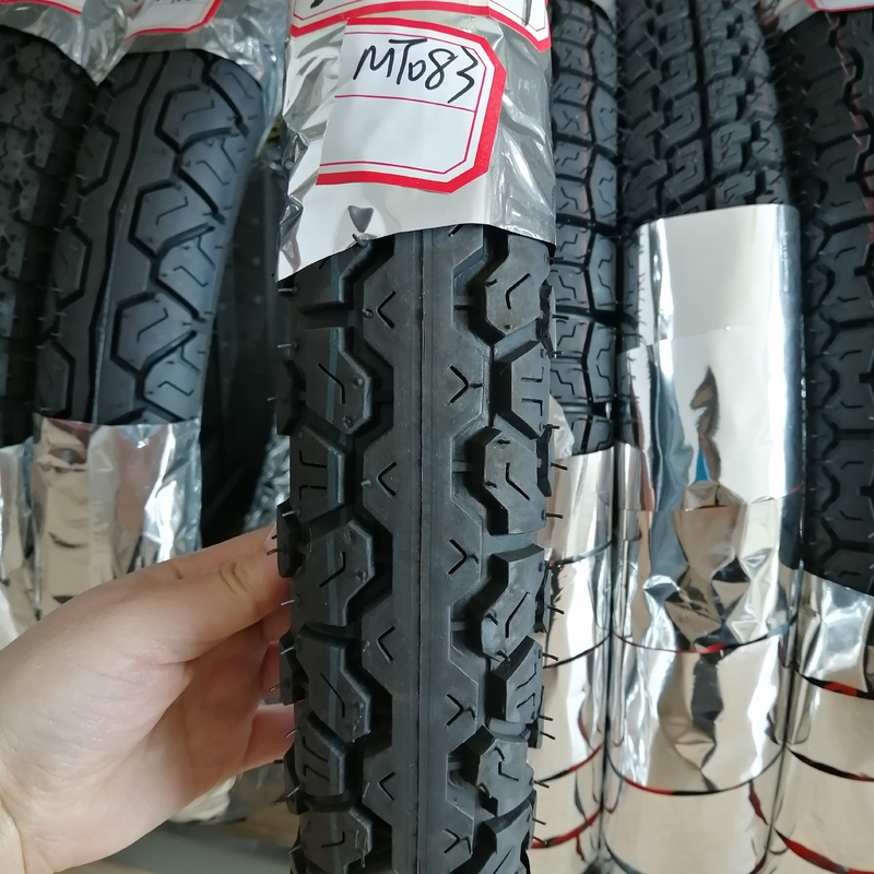 アフリカ市場 トイューブレスとチューブ型モーターサイクルのタイヤ